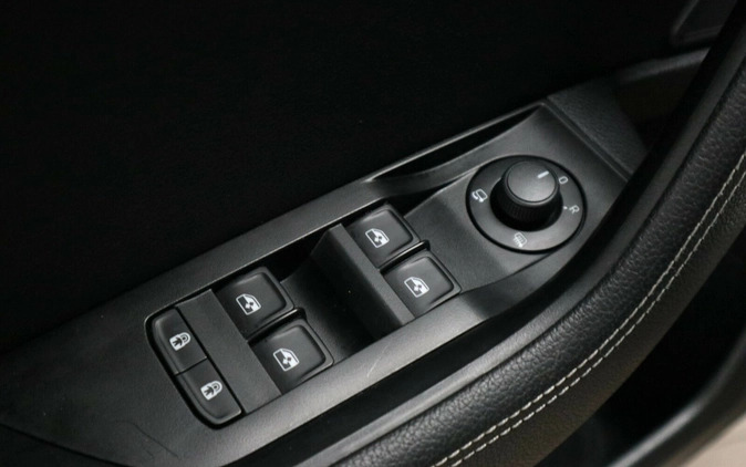 Skoda Superb cena 124900 przebieg: 115374, rok produkcji 2020 z Olsztyn małe 301